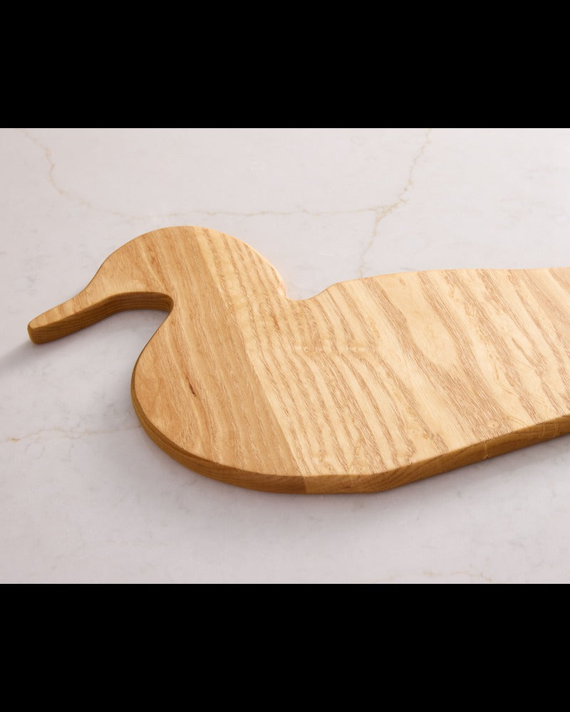Sustainable wooden serving tray crafted from maple wood, the healthiest cutting board material for modern kitchens.